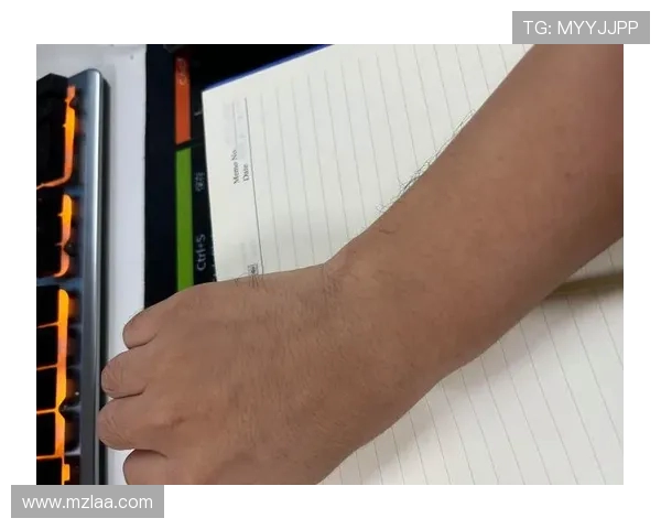 长期打游戏导致右手腕关节外侧疼痛的原因与缓解方法分析